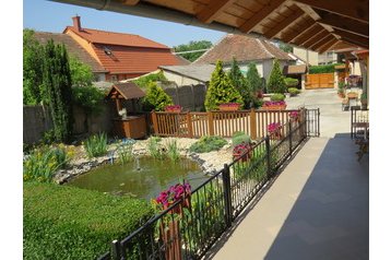 Hungrie Privát Sárvár, Extérieur